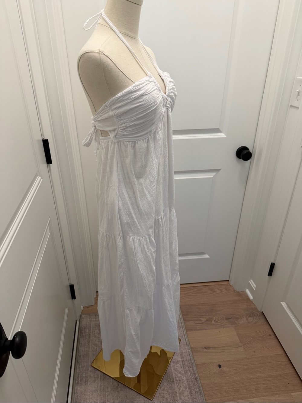 Strapless White Halter Maxi Dress - Elegant Summer Staple - Picture 2 of 4
